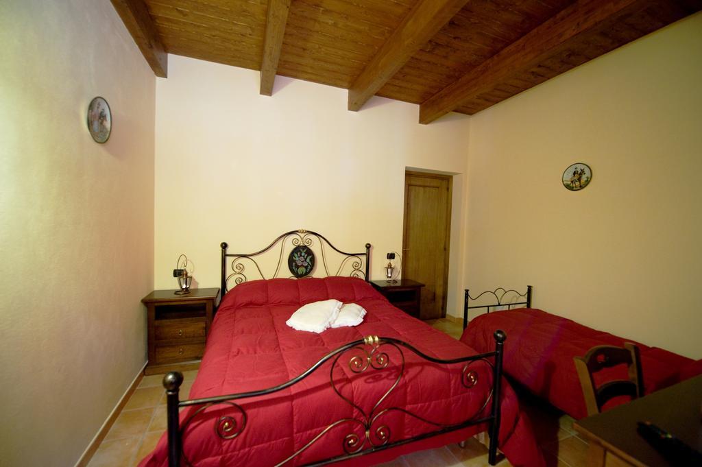 La Locanda Del Poeta Acri Room photo